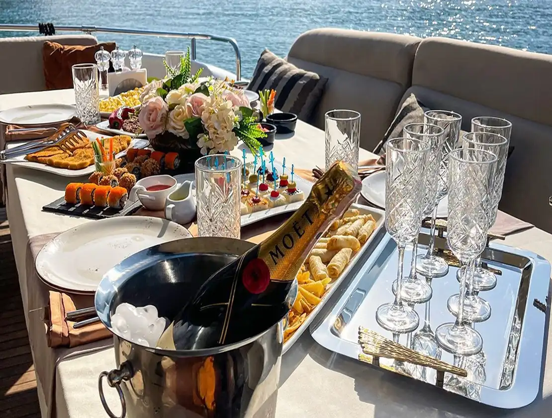 Antalya Yat Kiralama 29m Özel Yapım 73